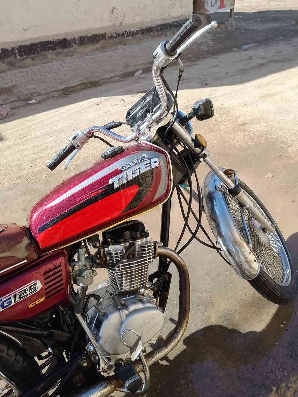 سلام عليكم 
دراجه 4 كير تايكر موديل2023 
مامفتوح برغي بيهه 
كهربائية شغاله 
وكيلهه العارضي
السعر 750 اوراق اصولي مو سكنر 
للاستفسار الاتصال ‏‪***********‬‏
