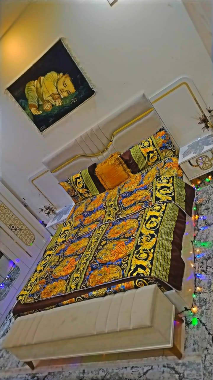 غرفة نوم تركيا نضيفه 8قطع مع دوشك جديد 
سعر 750الف ***********
يوجد واتساب
