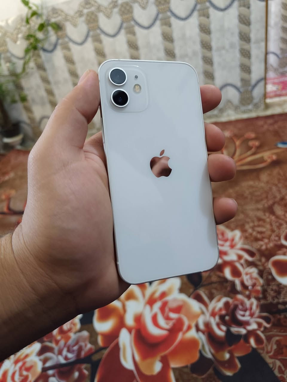 السلام عليكم ايفون ١٢ عادي مكفول من كلشي جهاز وتر بطاريه ٨٨ بلاد ذاكره ٦٤ مكاني بغداد الراشديه السعر ٣٠٠ رقمي***********
