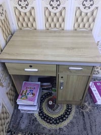 أثاث مكتب • للبيع