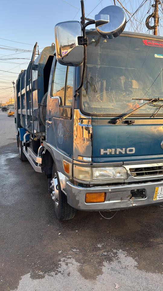 السلام عليكم كابسه عشره مكعب مكينه 80 عادي موديل96 اصل مامعلايه كفاله عمه بس لمكينه بيه تبخير جازه للعمل لسعر ب 180 وبيه مجال  كبس ميكانيك ***********
