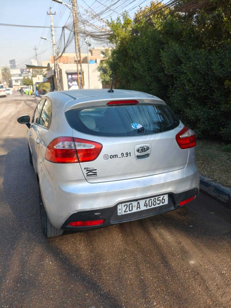 اخوان كيه ريو 2012 امريكيه مكينه 1600 حادثها جاملغ امامي يسره بدون ايرباك موصفاتها معروفه السياره كير مكينه صدر تبريد مكفول سعرها 70 وبيها مجال بسيط مكاني بغداد ساكن  ب الصليخ  وهذا رقمي ***********
