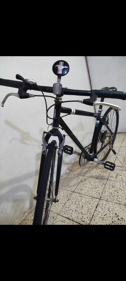 السلام عليكم بايك للبيع نضيف جدا بس ملاحضات صغيرة جدا تايرات تعبانه وكير السرعات السعر 120وبيه مجال المكان بغداد الزعفرانيه الرقم متوفر رصيد و واتساب ***********موجود عالفيس هم
