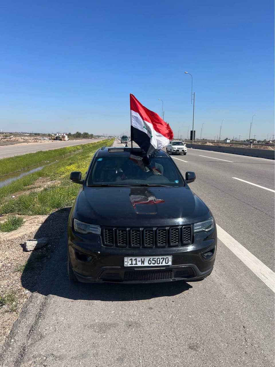عيدكم مبارك🤍
فقط بيع 
السلام عليكم للبيع جيب 2020
شيروكي فول مواصفات 
رقم بغداد باسمي سنوية وهزة جديدة 
ماشيه 75 الف حادثه بنيد وشوية جاملغ
وبيها بابين كلير من امريكا

تجي تفحص بيدك لان هذا حديد وين تاخذها اخذها عجبتك عيوني الك
ما عجبتك فدوه الك ❤️

كير محرك مكفول 
مكينه 3600

فتحة قف سلايت

شاشه كبيره

كشنات جلد+تدفئه 

كشن كهرباء

تشغيل عن  بعد

صندوق كهرباء

حساس خلفي + كامره دواره

رادار جانبي + خلفي +توقف ذاتي

قطعتين تبريد

بعد بيها هواي مواصفات 

السياره تخم تاير جديد باتري جديد 

ادامه كامله للمحرك ترايك مفتوح

مكاني بغداد ، الكرخ 

السيارة مضلله بيها كتاب 🚓

السعر 195$🔥وبيها مجال بسيط

*********** بغداد, العراق
