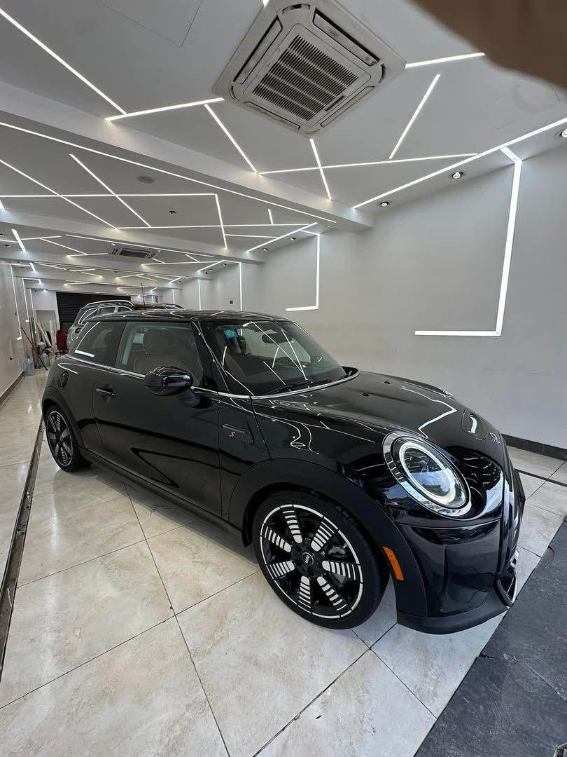 السياره 2022 s اصل 
السياره  داتا شو قليلات يجن ٣ شاشات 
السياره 2000 تون تيربو 
ماشيه 43 الف كيلو 
السياره بريكات وصدر هلاسبوع مبدلهن جديدات واصليه حته درايم شفت مال ستيرن جديد 
السياره بيه ملاحظه بالباب مال سايق يحتاجله كارت وتعديل  على البارد لا صبغ ولا شي 
السياره كامله مكمله تدفئه كشنات 
تدفئه ستيرن 
تحديد مسار 
رادار
حساسات 360 
بنوراما السياره 
السياره رايده  160 ورقه وبيه مجال بسيط 
مكانه بغداد القادسيه 
السياره رقم بغداد بأسمي رقم جديد 
*********** بغداد, العراق
