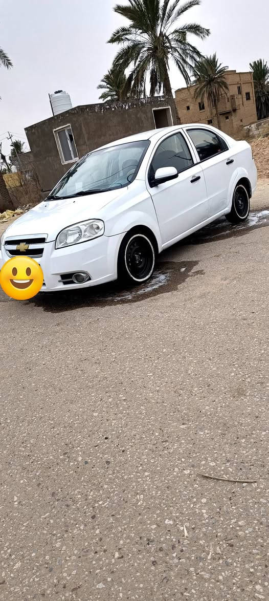 افيو موديل 2010 مكفولة من الضربة وتبديل فقد بارد أو رشات صبغ بسيطة مكينه مفتوح كير محرك خير من الله السيارة جاهزة من كلشي حدادية تايرات كهربائيات يعني كلشي ما تخسر عليها
مكاني نجف 
السعر 66
***********
