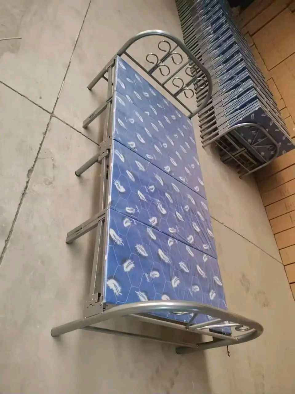 الف رحمه على روح امه وابو الي يعلقلي هذا باب رزقي الوحيد 
 سرير معدني قابل للطي، يُعرف أيضاً باسم "جرباية تنطبق" أو سرير سفري، ويتميز بهيكل حديدي متين 
يوجد خدمة توصيل لجميع المحافظات بغداد, العراق


**إذا كنت صاحب هذا الإعلان وتريد حذفه لأي سبب، رجاءا أرسل رسالة إلى الدعم الفني**