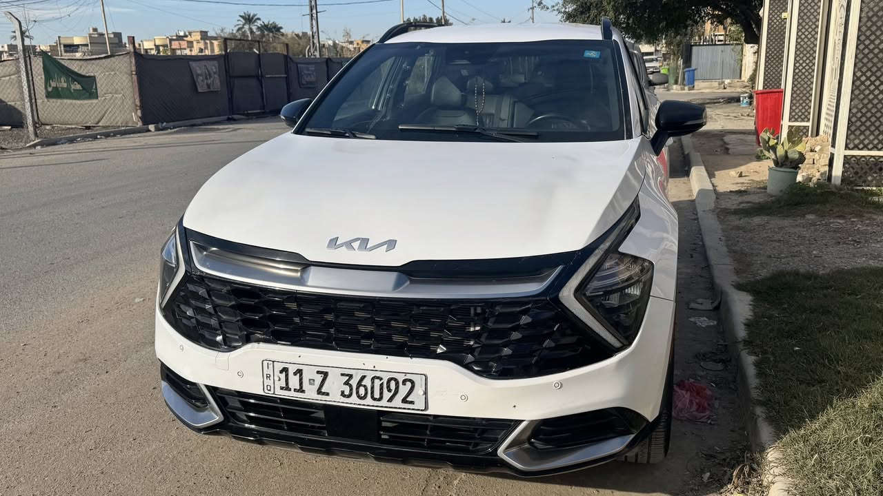 السلام عليكم
سبورتج موديل 2023 امريكي 
حادثها بنيد وجاملغ 
للبيع او مراوس 
فول مواصفات عدة البنوراما
مواصفات 
مكينه 2500 المرغوب 
بصمه +ابواب 
ترحيب اضاءة 
شاشة طويلة 
انضمه قيادة 
اشارة بالمري 
رادار نقطة عمياء 
رادار قيادة الي 
اوتو بارك 
اوتو ستوب 
هند بريك بصمه 
حساس خلفي 
كشن كهرباء 
كشن جلد 
تبريد قطعتين 
لايت زينون 
لد نهاري اكس 
بك لايت لد 
كروز مثبت سرعه 
تشغيل عن بعد 
 
ماشية ٥٠ ميل
رقم بغداد الدولي 
***********
مكان السيارة بغداد الحسينية
السعر ٢٠٥ وبيها مجال للطيبين
