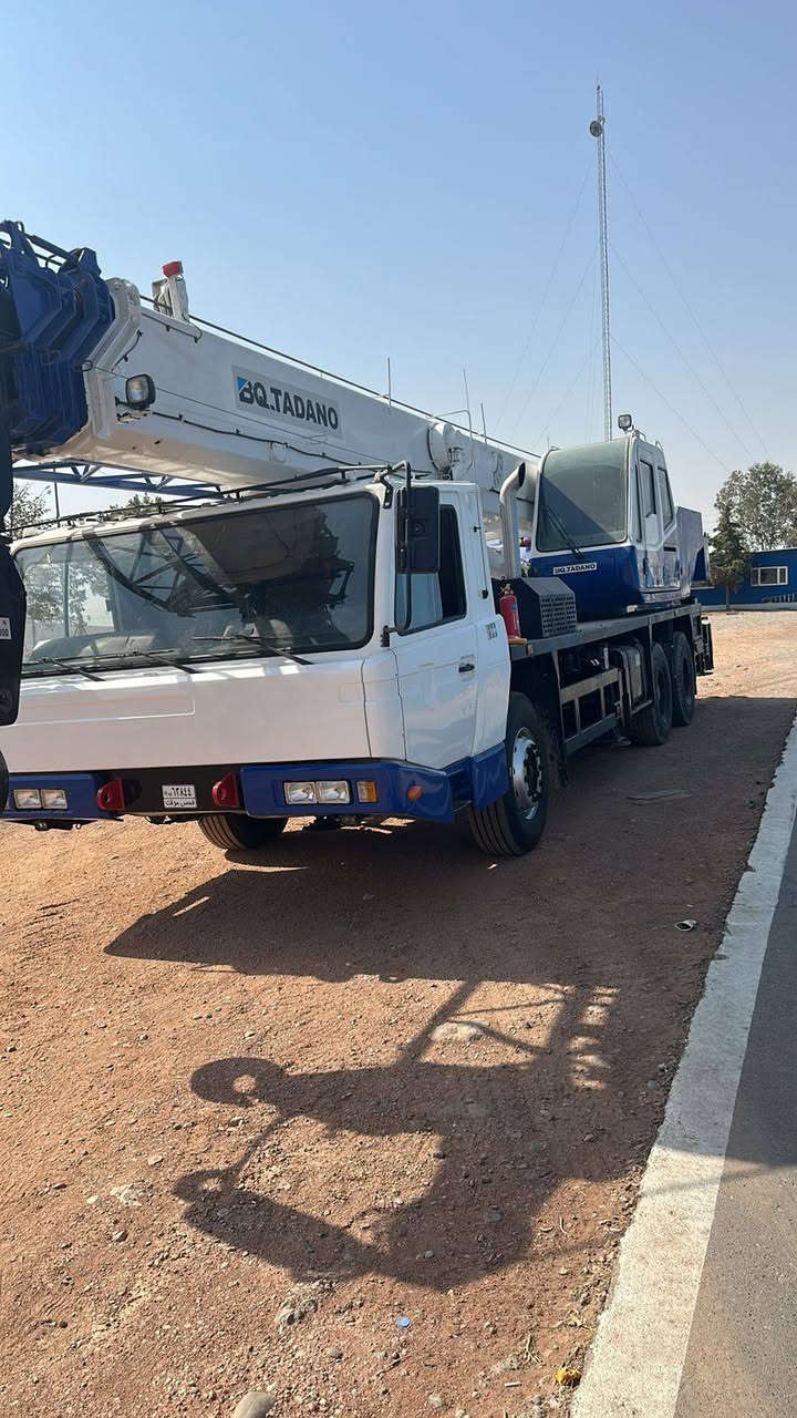 سلام عليكم البيع كرين  جيتي موديل 2009  مكفوله مكان أربيل وتسئاب ***********
