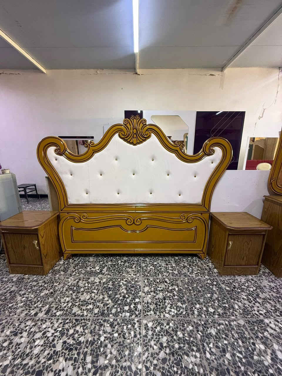 غرف نوم صاج عراقي نضافته 95
سعر 850بيها مجال للشرايه فقط 

حجز ***********

نقل شد داخل بغداد مجاني
