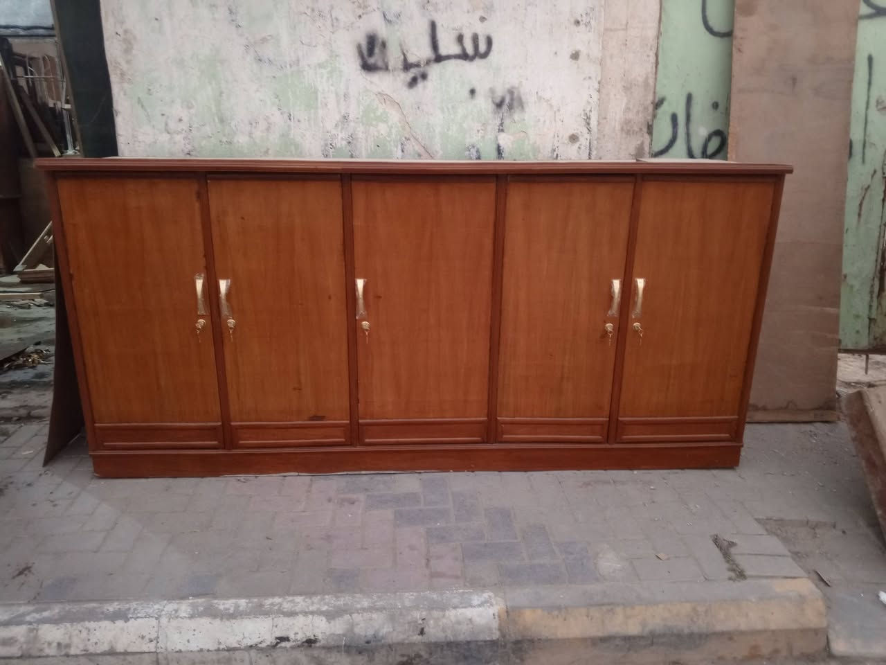 ميوزة نضد للبيع ابو الخمسة سعرة125.. ابو 4 سعرة 100 عنواني رميثة***********
