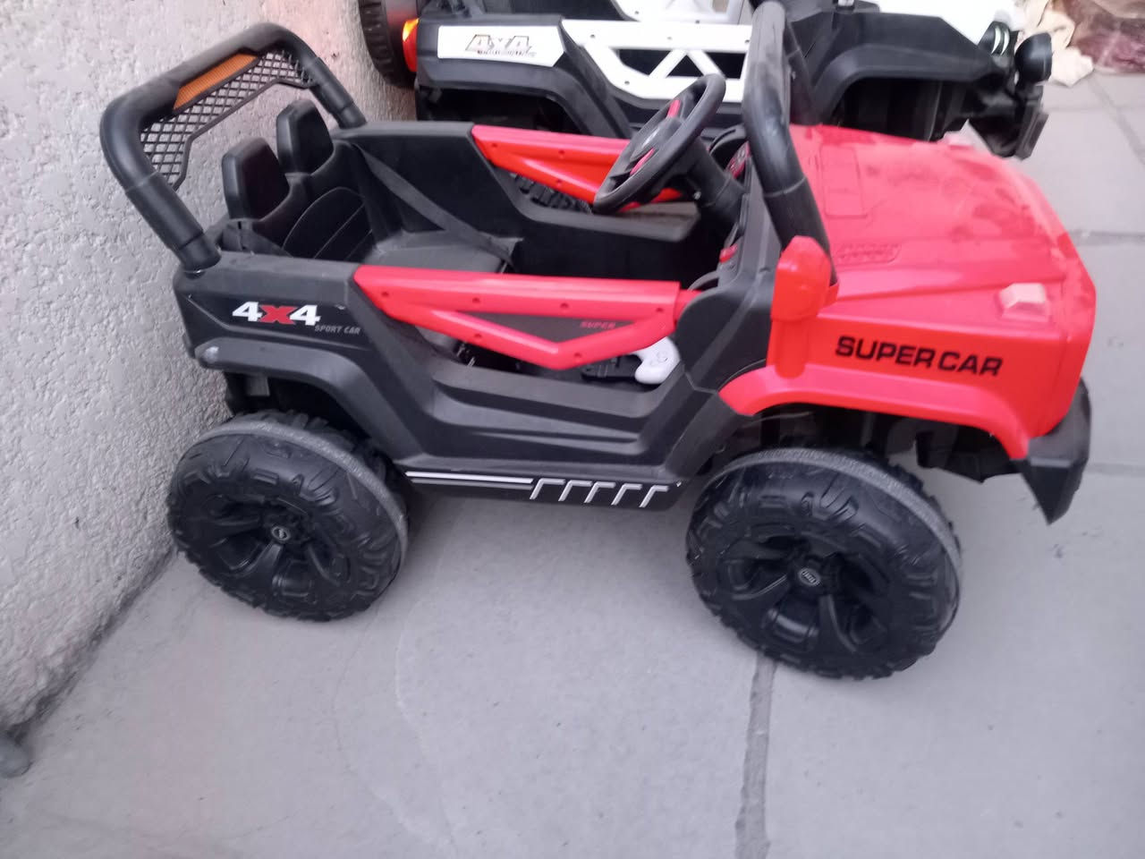 السلام عليكم عندي غراض للبيع سيارة اطفال عدد2 وغساله اطفال وبايسكل  للاستفسار اتصال على الارقم *********** مكاني الوزيريه شارع المغرب
