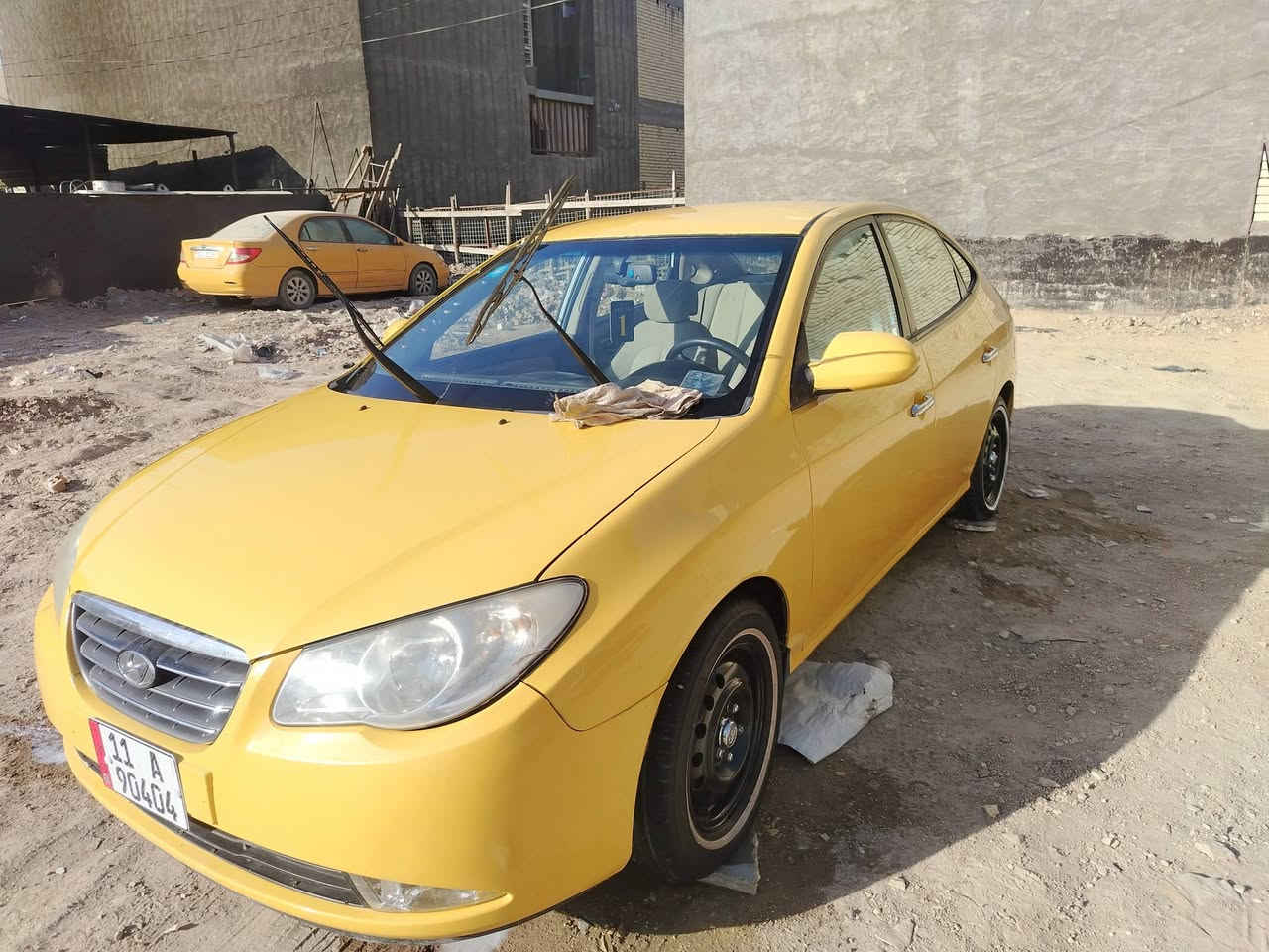 السلام عليكم النترا موديل 2008 سياره مصبوغه صبغه جديد مصفره هيه وغرامات مكينه وكير خير من الله السعر 87 وبيه مجال حك الجيه لطيبين *********** مكاني بابل شارع 80 طريق نجف تخم تـاير حداديه سياره بسمنه  رقم دولي
