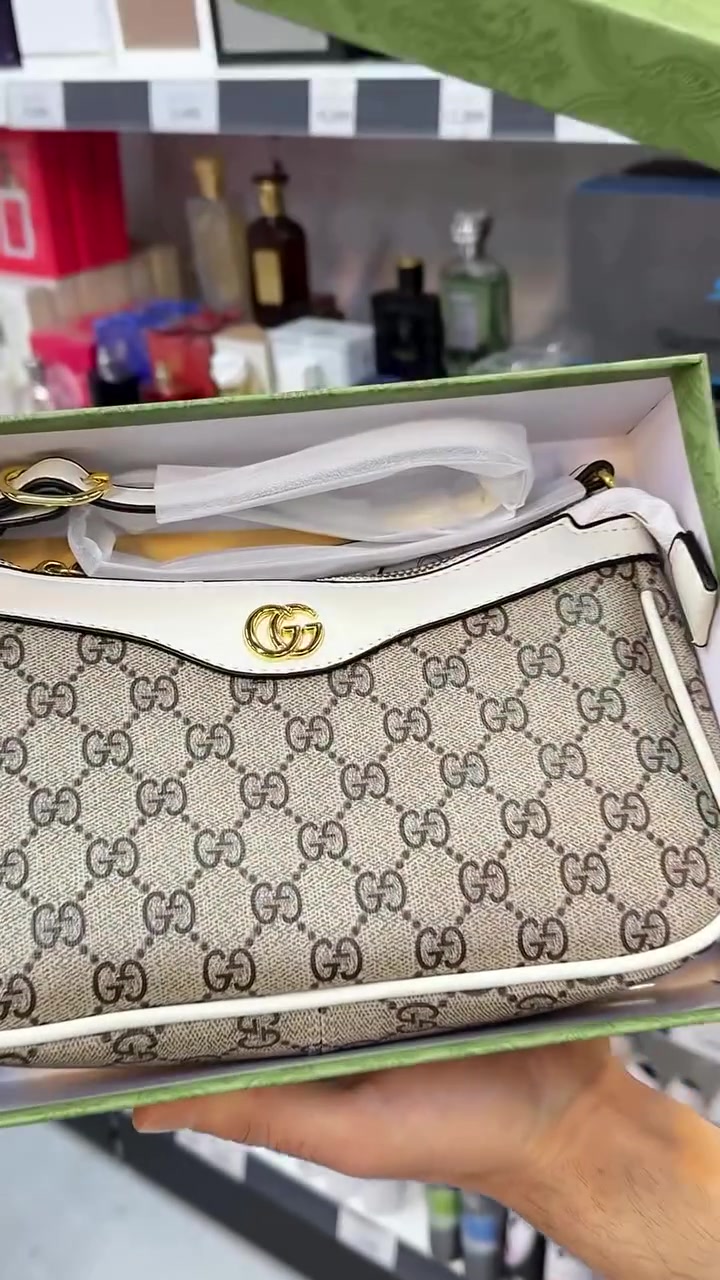 ⁨ حقيبه نسائيه ماستر كوالتي👜 💥
مبطنة من الداخل💚
مع بوكس كارت 🪪 تعريف DDD
التوصيل داخل خانقين وجميع محافظات العراق🚗
للتواصل او الاتصال ***********📞
#حقائب #لايك #اكسبلور #جنطه_نسائيه #جنط_فخمة⁩⁩⁩⁩
