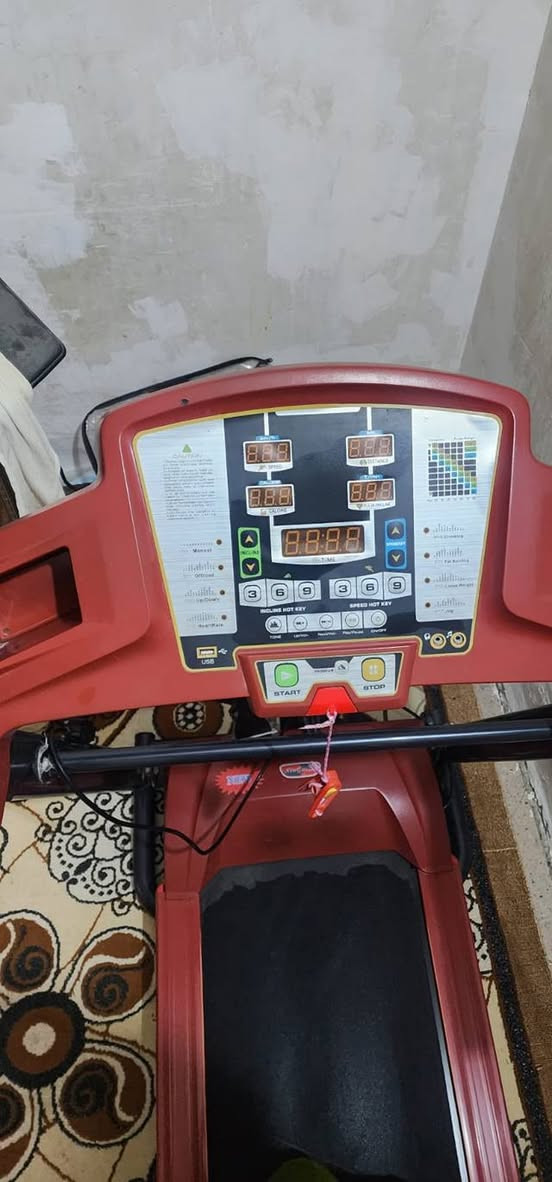 السلام عليكم
.

..

...

جهاز جري وياه حزام هزاز للبطن. 

السعر 350 الف.
واتس اب ***********
