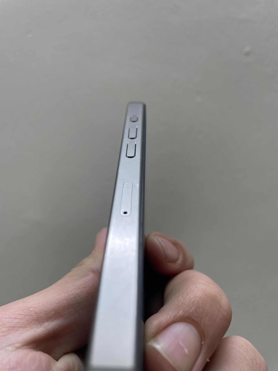 للبيع فقط                 ((السعر 600وبي مجال))
ايفون 15pro
بلون المميز بلتيتانيوم💎
ذاكرة 256
الجهاز نضيف حيل 
فقط امبدل شاشة وألوانه حلوه 
فيس إيدي شغال 
بطارية 88%🔋
مشحون 600 مره فقط

((السعر 600وبي مجال))


**إذا كنت صاحب هذا الإعلان وتريد حذفه لأي سبب، رجاءا أرسل رسالة إلى الدعم الفني**