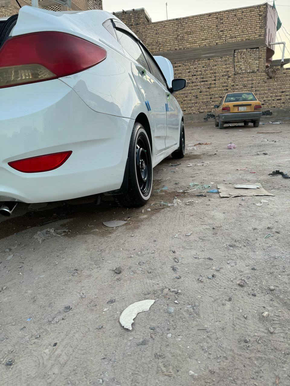 سلام عليكم اكسنت مديل 14 بسمي سنويه ماصاقطه سياره تخم تاير جديد حداديه هستوني سويتها جديده دبلات تخم جديد سياره متعوب عليها لله شاهد بيها بارد شبر باب سدر وبجاملغ لوره صبغ قليل كلش بدون ضربه مكاني نجف لستفسار اكثر ***********
