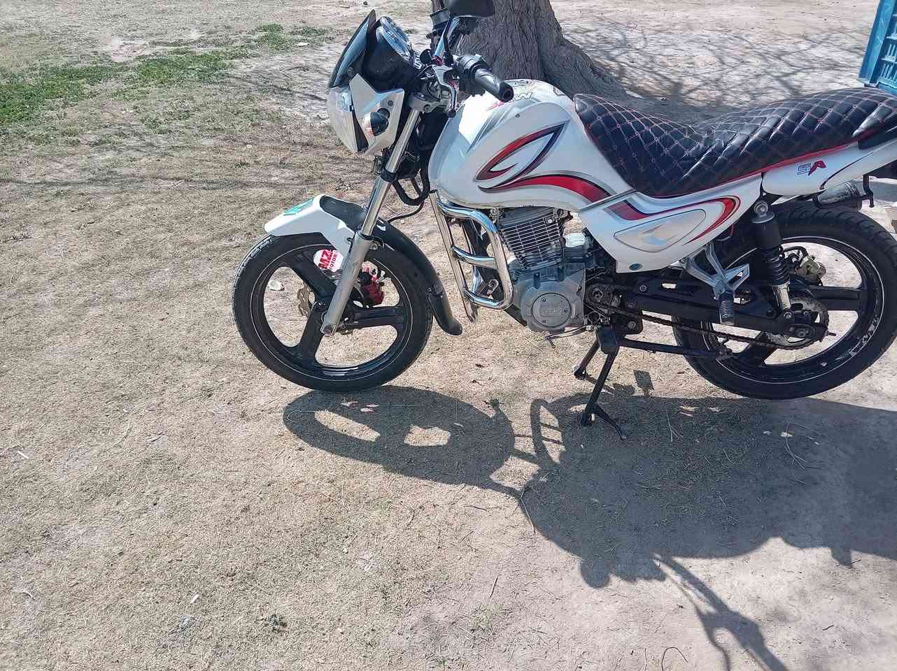 سنك للبيع موديل 2015محرك 150 السعر 450رقم ***********
