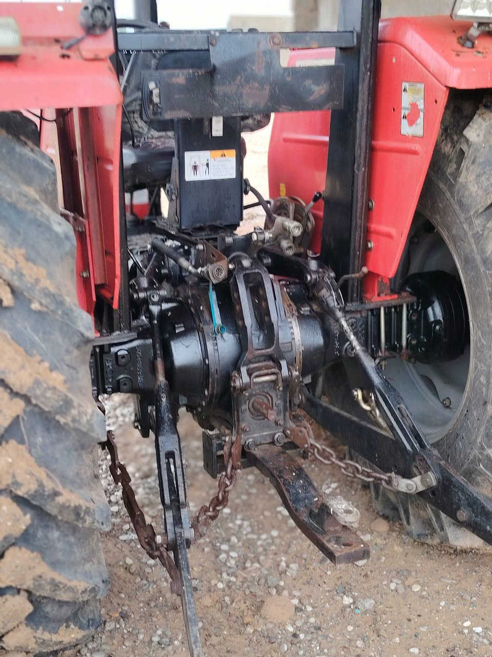 السلام عليكم تركتر ايراني
موديل 2012  حجم 285 كلو بل شرط رقم وسنويه سليمانيه تريد تحويل تريد وكاله تايرات جدد
كشر بلادي شركه 
مكان كركوك 
***********
***********
