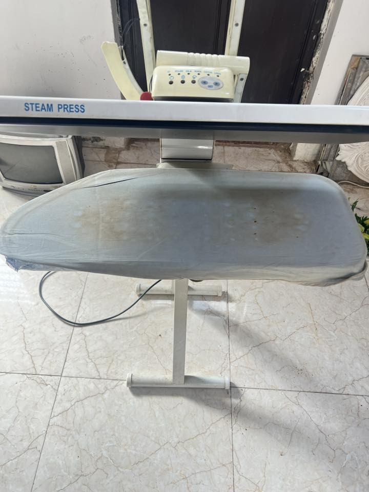 ثريات عدد 3 شغالات ونضيفات 25 الف

مفرغه هواي مال كاونتر كبيرا شغاله مثل موضح بالفديو سعر 50 الف 

راوتر شغال سعر 10

مغسله نضيفه سعر 20 الف 

اوتي نضيف وشغال بس اليده مكسوره وتلزك سعر 35 
الف 
مفرغات هواي مفاحصهن ابيع فحم عدد 4 20 الف 

واتب ساب *********** يوجد توصيل بغداد

