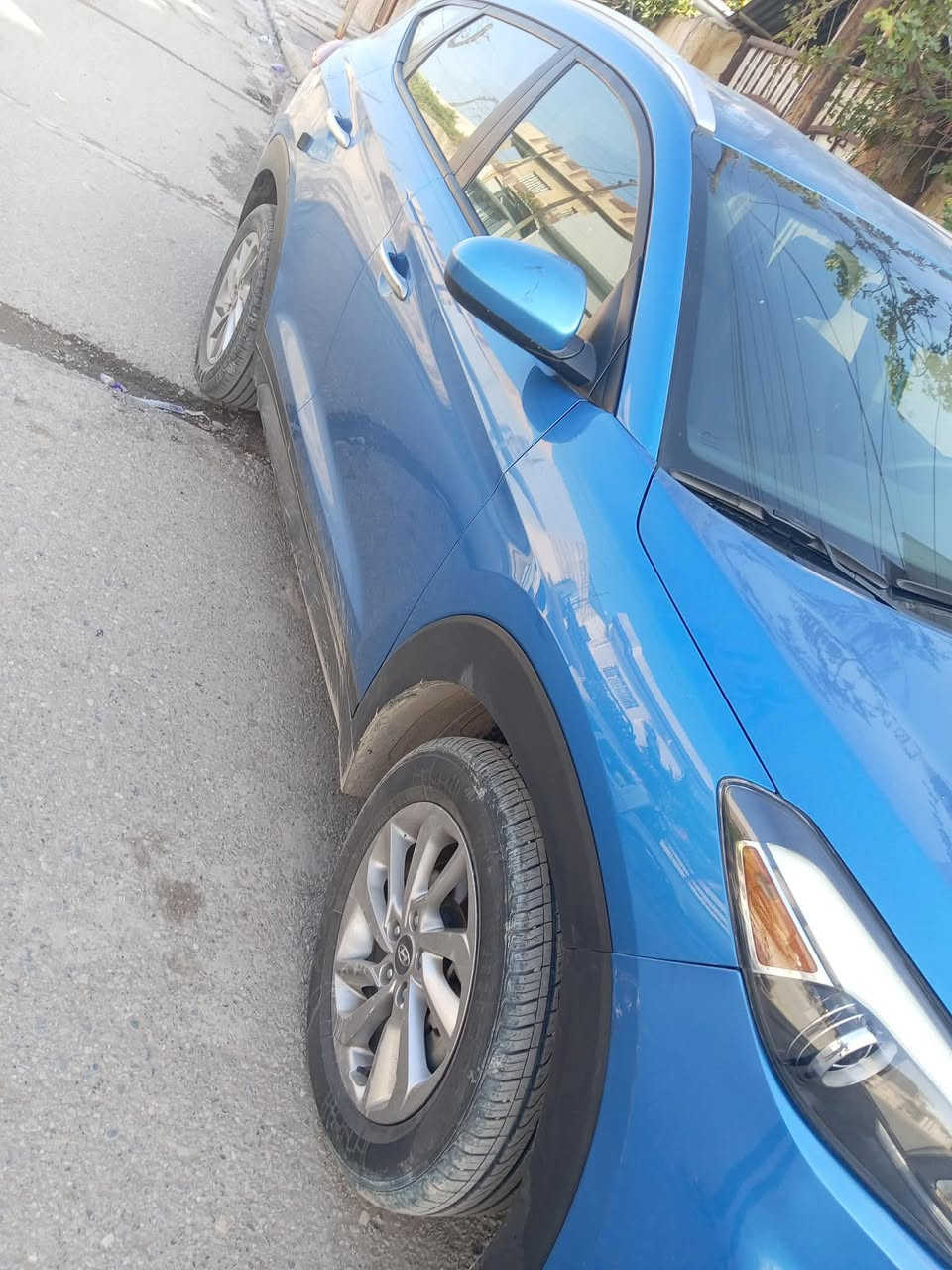 توسان 2017للبيع أمريكي 2400هزه وسنويه جدد السعر 145هاتف ***********
