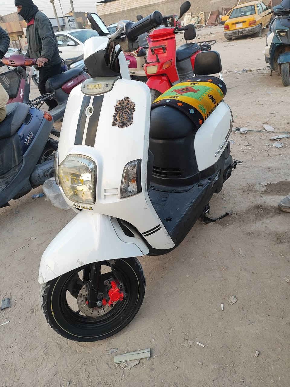 السلام عليكم
ماكس بوليسي كابريته، دراجه شرط برغي ما مفتوح بيه صاله 4 اشهر من طالعه من معرض بمليون وربع  شرط وكاله ختم واحد ويه مكينه وصل معرض موجود. دراجه نضافته شوفت عينكم.

 السعر 900 وبيه مجال للشراي. 

واتساب+ اتصال: ***********
