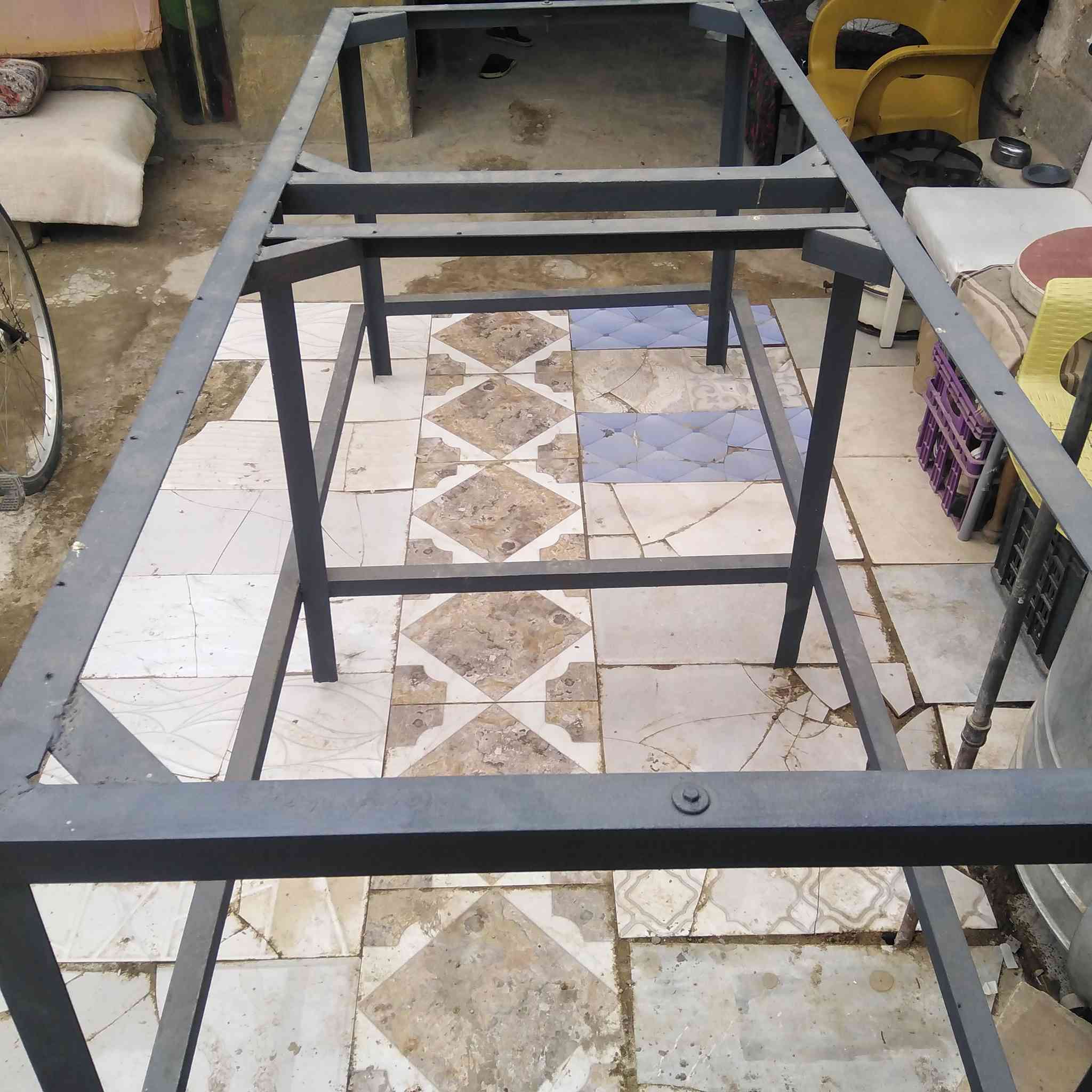 السلام عليكم غراض للبيع في حي  الجولان الفلوجه ميز حديد السعر٦٠ تنور حديدالسعر٣٠ كيزر حجم ٨٠لتر٣٥ غراض دراجه شحن ٢٨ بوب خشب الواحد ١٠ الاستفسار الاتصال على الرقم ***********
