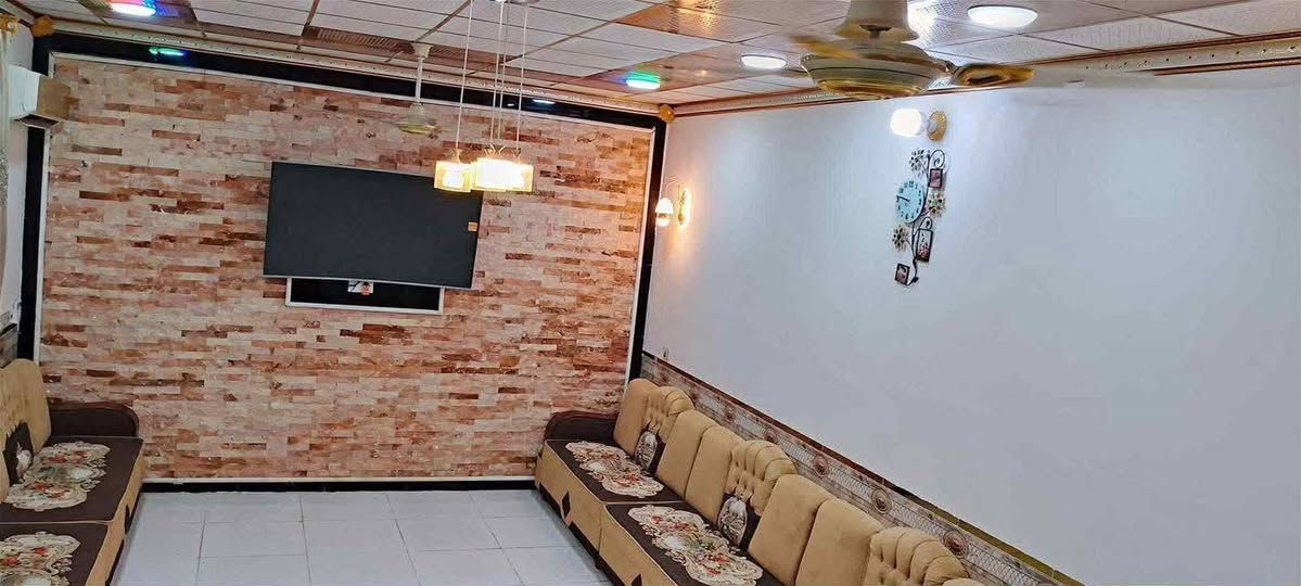 اللهم صل على محمد وال محمد دار للبيع طابو زراعي سند 25 خلف جامعة بابل منطقة ابراهيم الخليل كافة الخدمات 
ماء كهرباء تبليط يحتوي على 4غرف نوم مطابخ عدد 2 بناء حديث 
صحيات عدد 2 دخليه وخارجيه كلدور 10متر حديقه 650متر بناء 350 المساحه الكليه 1000متر .. للاستفسار ***********.
