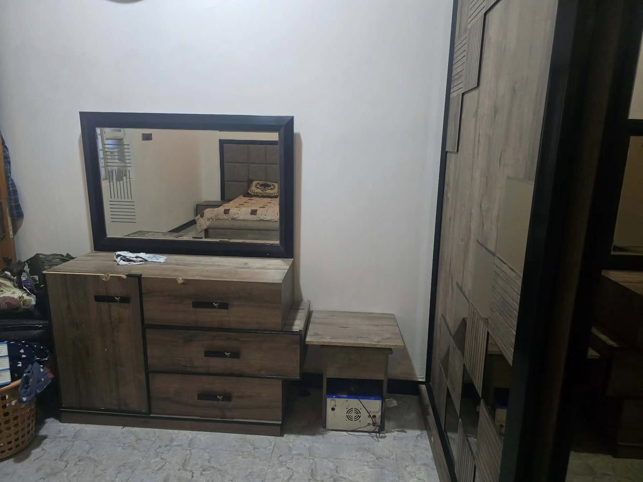 غرفه نوم للبيع للستفسار اتصال ع رقم ***********
