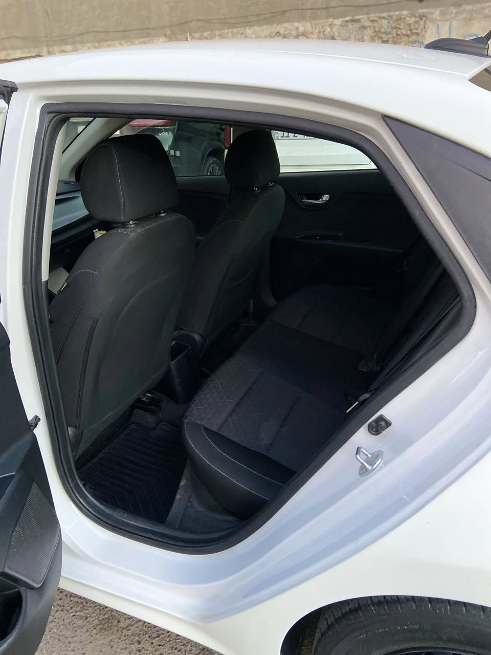 موديل ٢٢ ماشيه ٢٨ الف ميل صبغ جاملغ خلفي وجنطه بيه بارد شبر الباقي كفاله تبريد طسه مكينه كله شركه مكينه. دوش ٨ نوزل ١٦٠٠  بغداد الاعظميه ***********  السعر ١٢٨ بيه مجال
