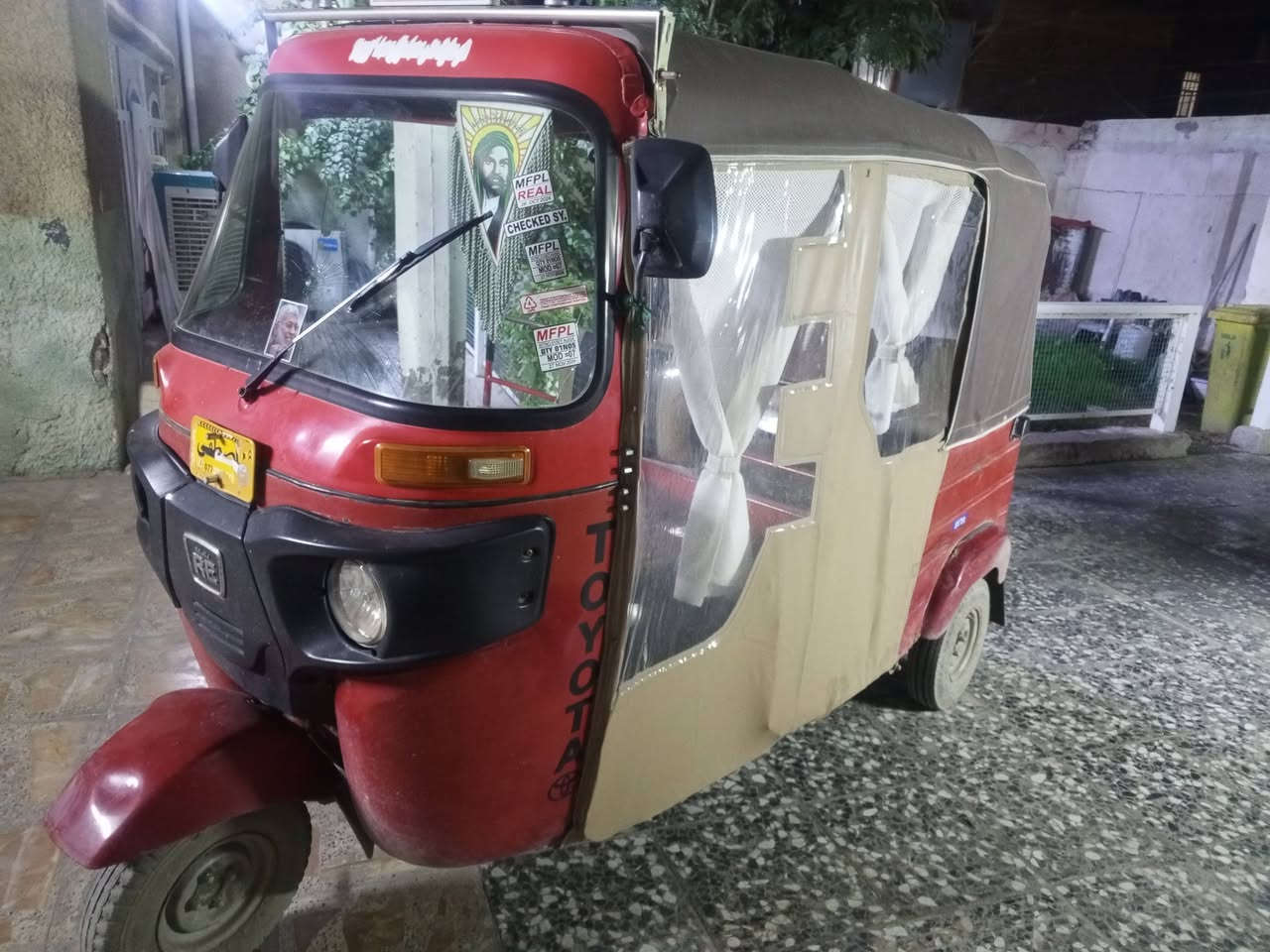 السلام عليكم،،،، 
تكتك 2018،،،،
تكتك حلوه ونصبتهه تخبل وكشرهه كلش حلو 
المحرك شرك جديد وكلجات جديده وتكتك كلش نظيفه 
كهربائيات كلهه شغاله ،،،، بس يحتاجلهه غسله 

تكتك للشارع گبل،،، من الاخير تاخذهه وراسك بارد 
التكتك اوراق،،، رحمه لبوك اقره المنشور،،، التكتك اوراق  وبيهه ورقه وحده استنساخ 

للاستفسار متواجد خاص 
رقمي *********** 

المكان/ بغداد/ بوب الشام
