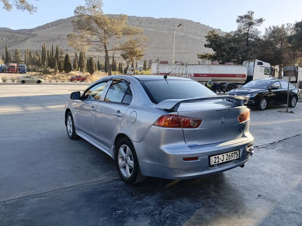 سلاوی خواتان لیبیت 
لانسەر 2008خلیجی مەکینە 20
نرخی 79گلاو کەمیک مەجال
***********
***********
سەنەوی و رەقم و هەزی تازیە.
حیزام سبوخە لەسەر ساخی بی
 دەعم  بەشەرت. گیرو مەکینە و تەبریت بەشەرت. مەکینە 20ی مەرخوب. (ناو زەرد،ئۆتۆماتیک . دبل گیر. شاشە ئابیت . کامیرا. حاسە. abs.جام کاربای . ئاوینە کاربای . قفل مەرکەزی. ویل کڕۆم.....) 
سیاریکی  جائیز و ڕیک پیکە بەشەرت
شیون ناحی تەکیە نزیک سلیمانی
زۆر سباس السليمانية, العراق
