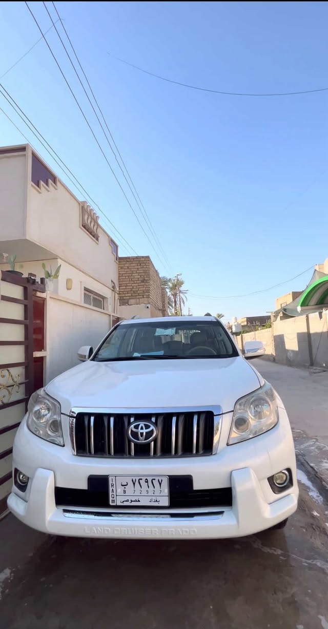 سلام عليكم لاندكروز برادو خليجي البيع موديل 2010  مكينه 6 سلندر  الفئهTxL  ماشيه 135كم 7 راكب بدون صبغ بيها بس قطعتين مبدله السعر خاص ***********
