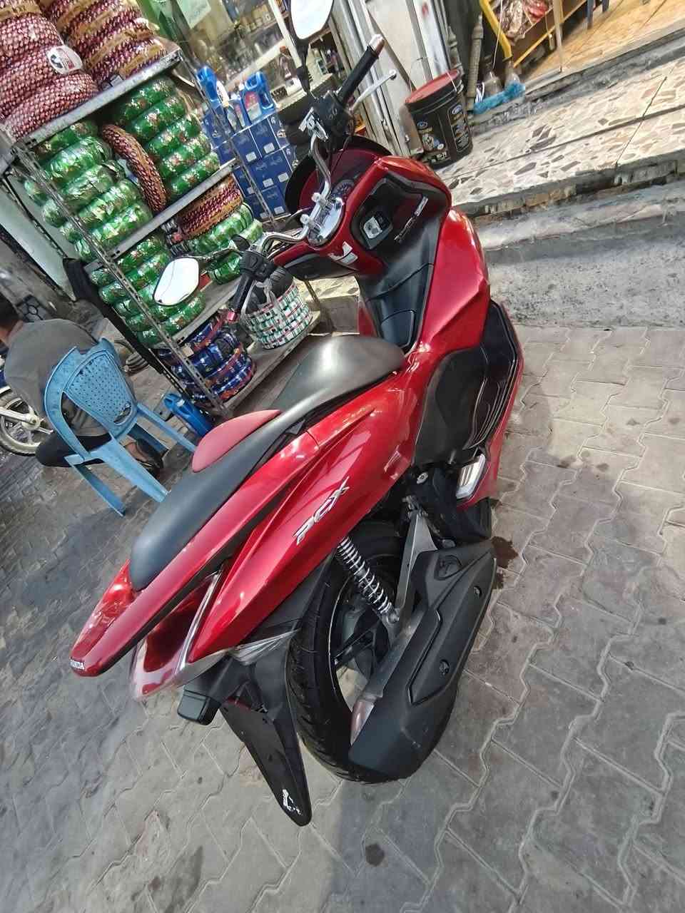 سلام عليكم بي سي اكس جيل اول ياباني JF
125cc
دراجة نضيفة رمبة الدراجة 
مكفولة كفالة عامة 
الاستفسار ***********واتساب

