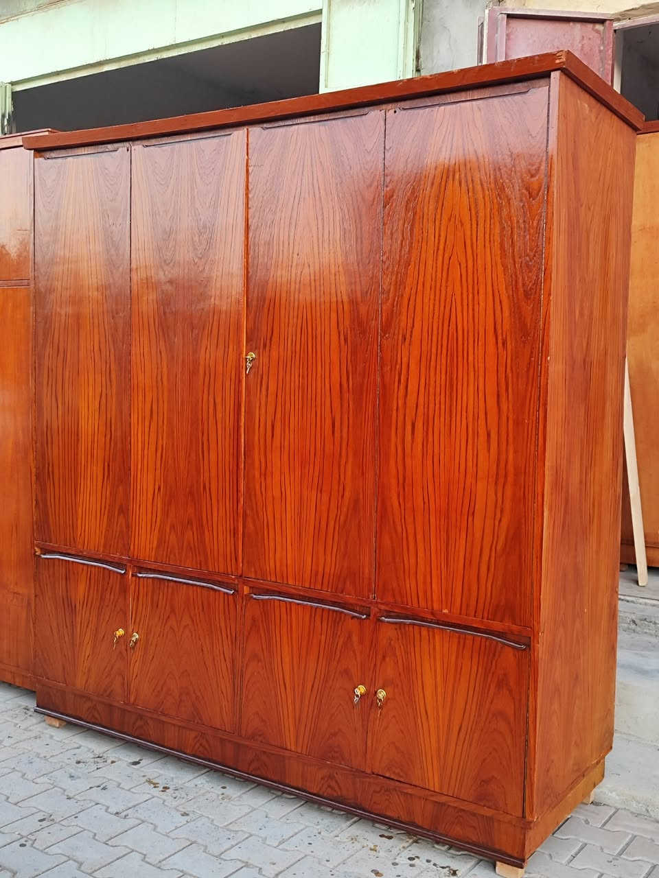 كلاري مترين مقبط فوك فراش وجوه ملابس كلاري نضيف حيل ما بي اي عيب العمق مالته 70.  

الرقم ***********
