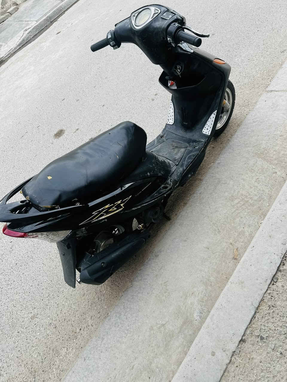 عندي ماكس عدله نضيفه كامله كله شغال مكينه ناعمه سلف وهندر شلعه ومعدل صالنصه رياضي fm اوراق كامله المكان الغزاليه السعر 400 الشراي يخابر وهذه رقمي ***********
