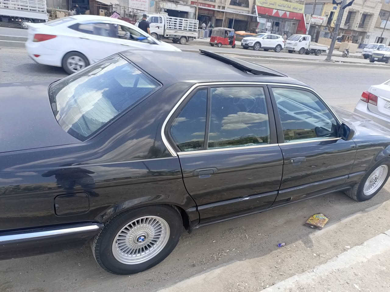 🔥 للبيع BMW 735 موديل 1992 🔥
✔️ اللون: أسود
✔️ كير: أوتوماتيك
✔️ المحرك: جديد
✔️ رقم بغداد
✔️ السنوية نافذة لغاية 2030
✔️ السيارة باسمي ونقل ملكية أصولي
✔️ صبغ عام للجمالية فقط
✔️ منظومة تبريد جديدة بالكامل، والتبريد ثلج ❄️
✔️ المروحة تدريجية 
✔️ السيارة ما بيها أي نقص، جاهزة للاستخدام وما تحتاج أي صرف.

المعاينة خير دليل، والجاد يتفضل يتواصل.

📍الموقع: بغداد حي الاعلام
💰السعر: (60)
📞 للتواصل: (***********)
