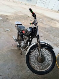 شلونكم العزاز دراجه اربعه گير للبيع . 300 مع المجال.  07832439081 بي و...