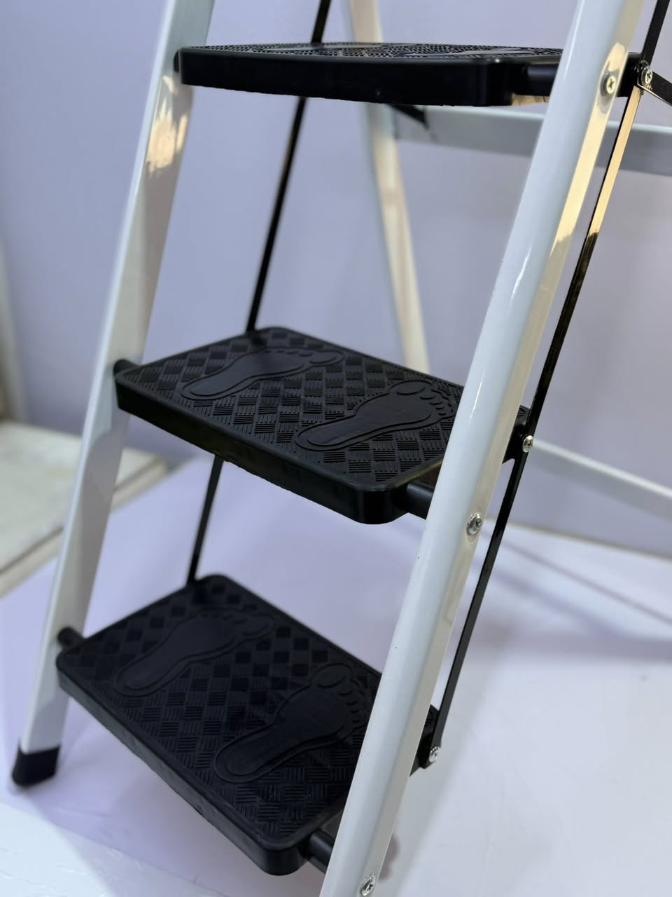 درج 4 بايات حلو وسهل الاستخدام  تقريباً الارتفاع متر السعر 20 الف


**إذا كنت صاحب هذا الإعلان وتريد حذفه لأي سبب، رجاءا أرسل رسالة إلى الدعم الفني**