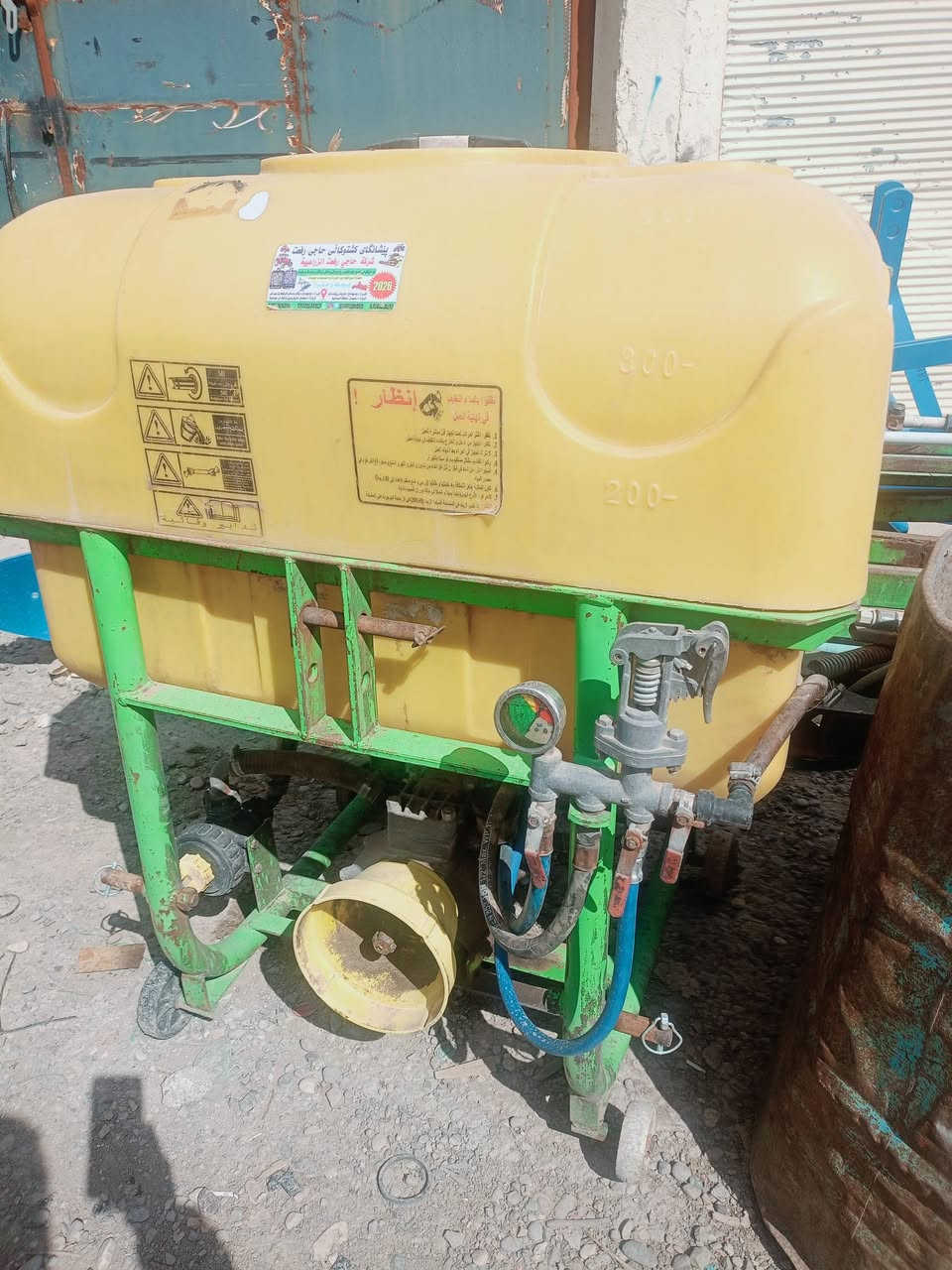 بسم اللە رحمان رحیم ..
مرەشە و  گاسن و   بازیرە    مستعمل   بەردەستە
 عنوان  چەمچەماڵ       پێشانگای کشتوکاڵی حاجی رەفعت
  ***********    ---    ***********
