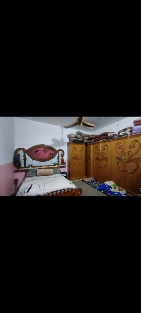 بيت للرهن 200 متر
نجف حي النداء شارع المجمعات عمود 54 
قرب إنشائية الزرفي
 طابقين 6 غرف
الطابق الاول يحتوي على غرفتين وصالة ومطبخ واستقبال وصحيات
الطابق الثاني يحتوي على أربع غرف وصالة.
سعر الرهن 25 مليون
@إشارة


**إذا كنت صاحب هذا الإعلان وتريد حذفه لأي سبب، رجاءا أرسل رسالة إلى الدعم الفني**