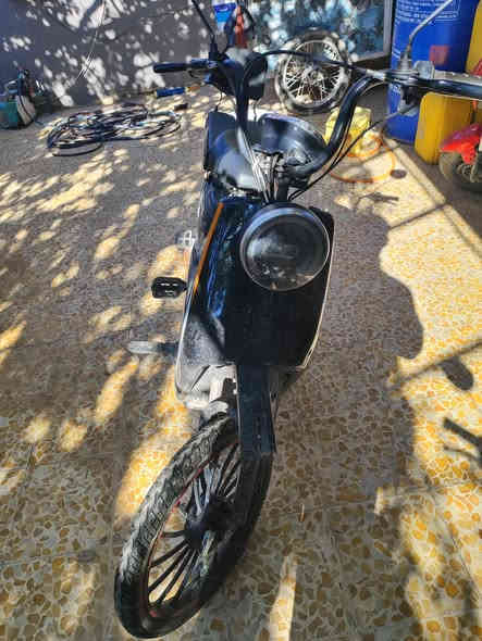 لبيع مكاني موصل حي الزهراء يمشيك تقريبن 40 كيلو السعر 170 وبي مجال اليحب يراسل خاص او يتصل والرقم بي واتساب *********** تحياتي للجميع
