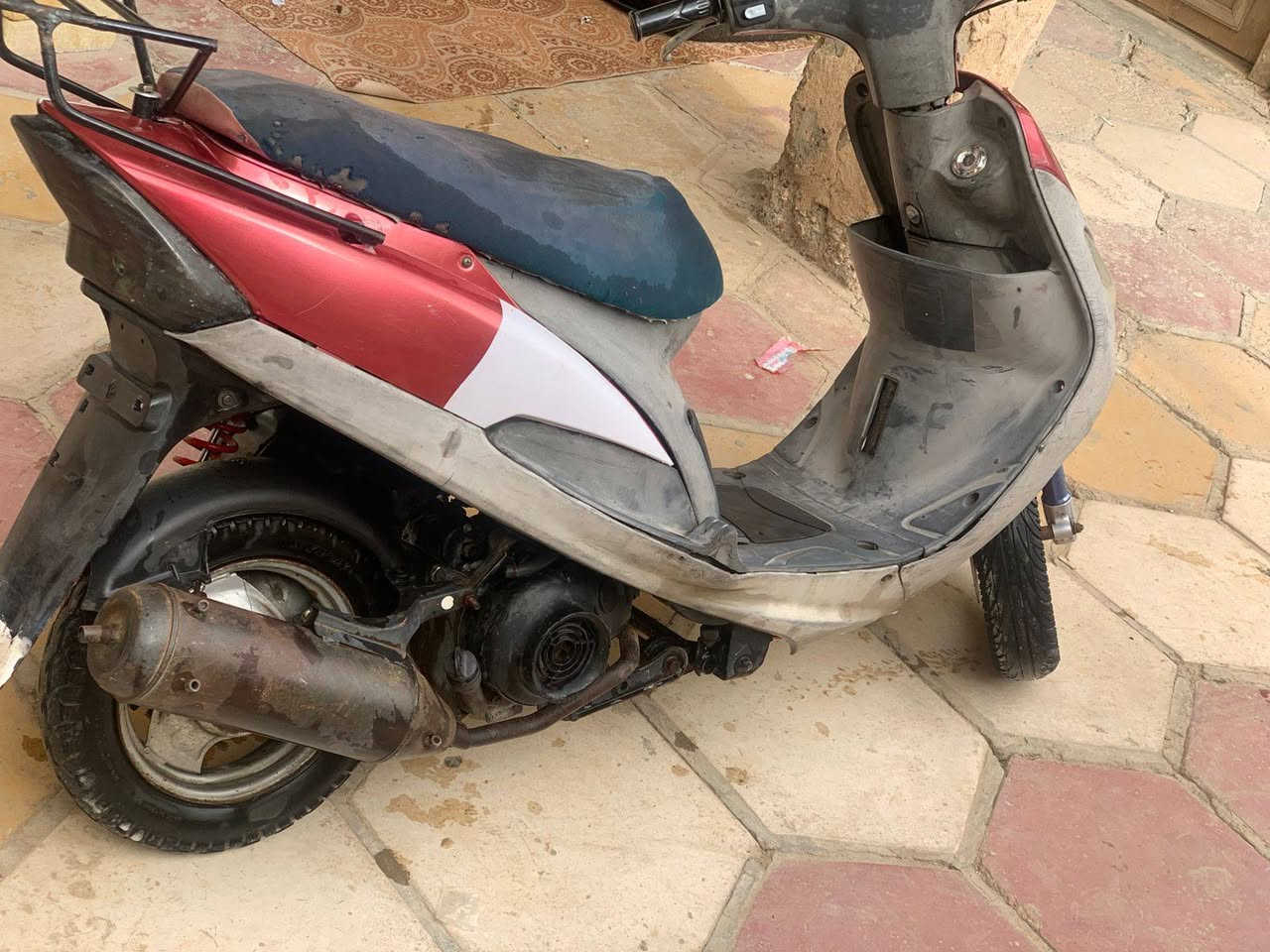 سلام عليكم شباب  ماكس مزوده منغولي للبيع دراجه جاهزه كلش
ادامه كامله سلف جديد ضفيره جديد جوزه جديد باتري زوج تواير  دبلات رياضي دراجه مفتوحه مره وحده قبل أيام عوزه بس كفرات  
شرط تشك الكاع نعومه  لايت عالي ناصي 
مكان سوق الشيوخ  سعر ٣٢٥ بيه مجال 
***********
