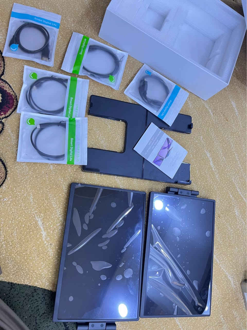 کوردی- عربي
🖥️ دەبڵ شاشەی لای ڕاست و چەپ بۆ لاپتۆپ (UPERFECT 14" 2K)
لاپتۆپەکەت بکە بە ٣ شاشە و ڕووبەری کارکردنت گەورەتر بکە! کواڵێتی ناوازەی 2K، زۆر پاک و نوێ لەناو کارتۆندا.
📦 ٥ کێبڵی ئەسڵی لەگەڵدایە:
 2 کێبڵی Type-C بۆ Type-C
 2 کێبڵی Mini HDMI بۆ HDMI
 1 کێبڵی USB بۆ Type-C
💰 نرخ: ١٨٥ هەزار 
🚚 گەیاندن هەیە، بۆ داواکردن نامە بنێرە.

🖥️ شاشتين إضافيتين (يمين ويسار) للابتوپ (UPERFECT 14" 2K)
حوّل لابتوبك إلى ٣ شاشات وزيد مساحة عملك وإنتاجيتك! شاشات بدقة 2K الخارقة، نظيفة جداً وبحالة ممتازة داخل الكرتونة.
📦 يأتي معها ٥ كابلات أصلية متكاملة:
 2 كابل Type-C إلى Type-C
 2 كابل Mini HDMI إلى HDMI
 1 كابل USB إلى Type-C
💰 السعر: ١٨٥ ألف دخان, السليمانية


**إذا كنت صاحب هذا الإعلان وتريد حذفه لأي سبب، رجاءا أرسل رسالة إلى الدعم الفني**
