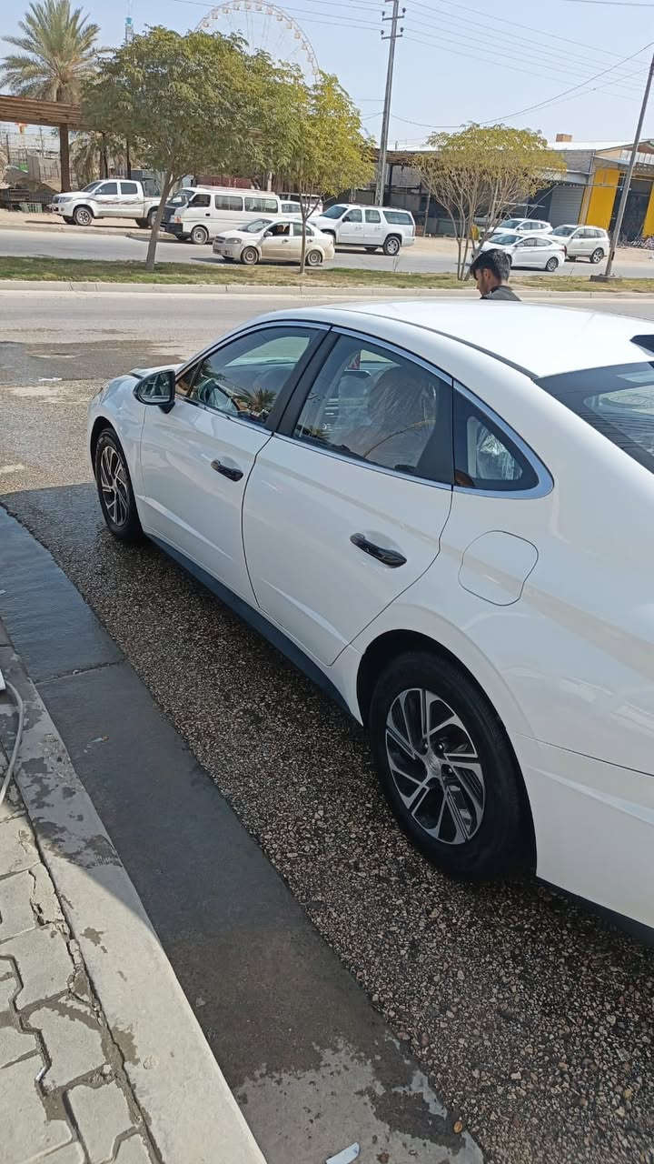 السلام عليكم سوناته للبيع الموديل 2023وارد خليجية تكسي دبي هايبرد السعر 145 ماشيه35الف حقيقي الاستفسارعلارقم***********
