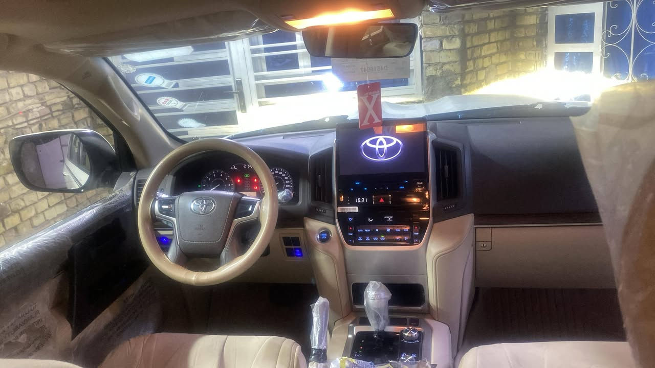 لاندكروز 2021
شركات 
عداد 115
مكفوله كفاله عامه 
تخم تاير
مري شفط فتحه سلايت 
كشنات كهرباء   جلد 
شاشه كبيره 
واير ليس 
جنطه كهرباء 
حساسات امامي خلفي 
لايت زنون
تبريد 3 قطع
سته سلندر 
سليمانيه باسمي 
زراك لايت
ثلاجة 
***********
