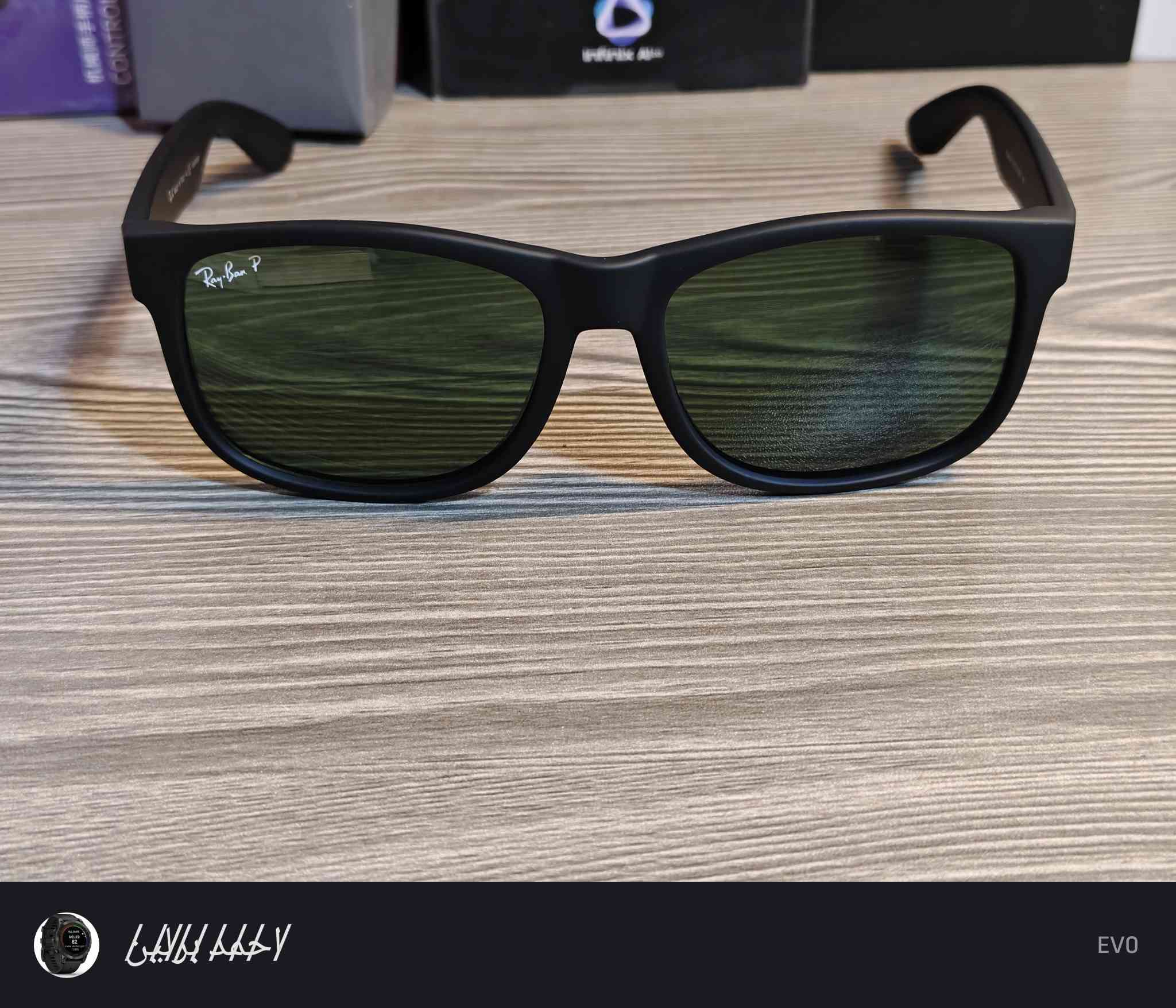 متوفر جديدة غير مستخدمة 
Ray-Ban - Justin Classic RB4165 - Polished Black
الإطار  Matte Black
عدسة/Dark Green


**إذا كنت صاحب هذا الإعلان وتريد حذفه لأي سبب، رجاءا أرسل رسالة إلى الدعم الفني**