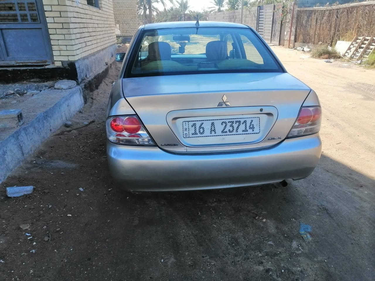 لانسر 2010
رقم قادسيه بسمي سنويه لل30
مكينه نضيفه1500 قبق اسود كير جديد 
مكان السياره كربلاء 
سعرها 65 قفل قفل
***********
