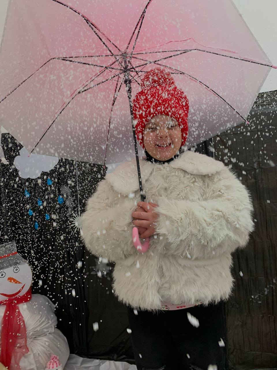 نشاط فصل الشتاء ❄️☃️
قد اقبل الشتاء ببرده الشديد 🌧وقالت السماء بوجهها السعيد ☺️ستهطل الأمطار 
لا يحلو فصل الشتاء الا بياض الثلج ⛄️❄️
نشاط مفيد وممتع للأطفال للتعرف على فصل الشتاء 
حضانة نور بسماية 
مؤسسة كيدز اكاديمي التعليمية 
للاستفسار مراسله الصفحه او الاتصال ☎️
***********
