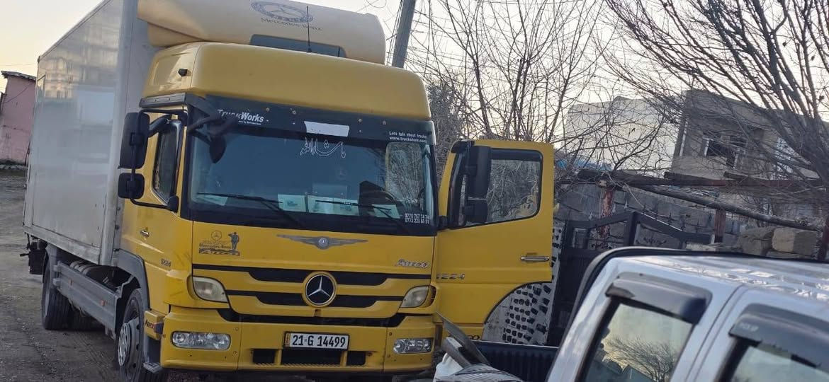 سلاو بةريزان ئةم ئةتيكويةمان هةية بو فروشتن موديلي ٢٠٠٧ كامل مواسافات ، بيش و دوا جوب 
بو نرخ بةيوةندي بكةن ***********
